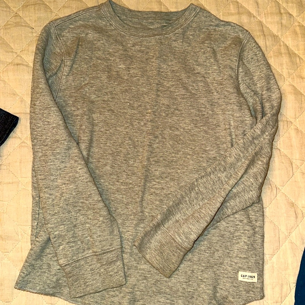 Long sleeve gap shirt